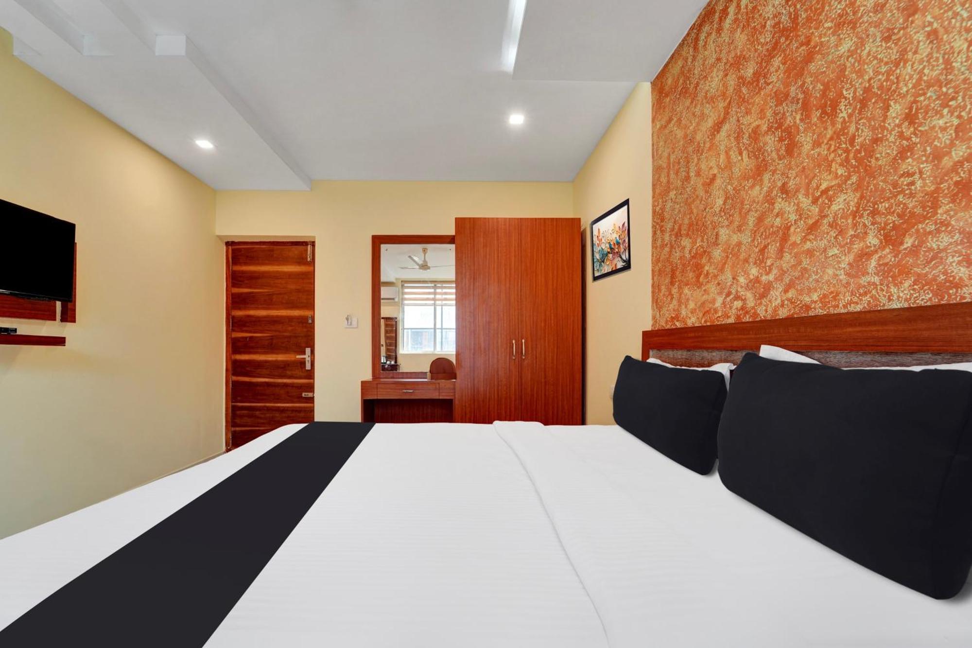 Super Townhouse Ernakulam North Hotel Kochi Kültér fotó