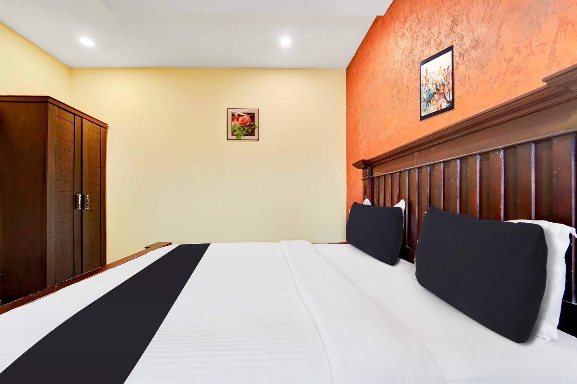 Super Townhouse Ernakulam North Hotel Kochi Kültér fotó