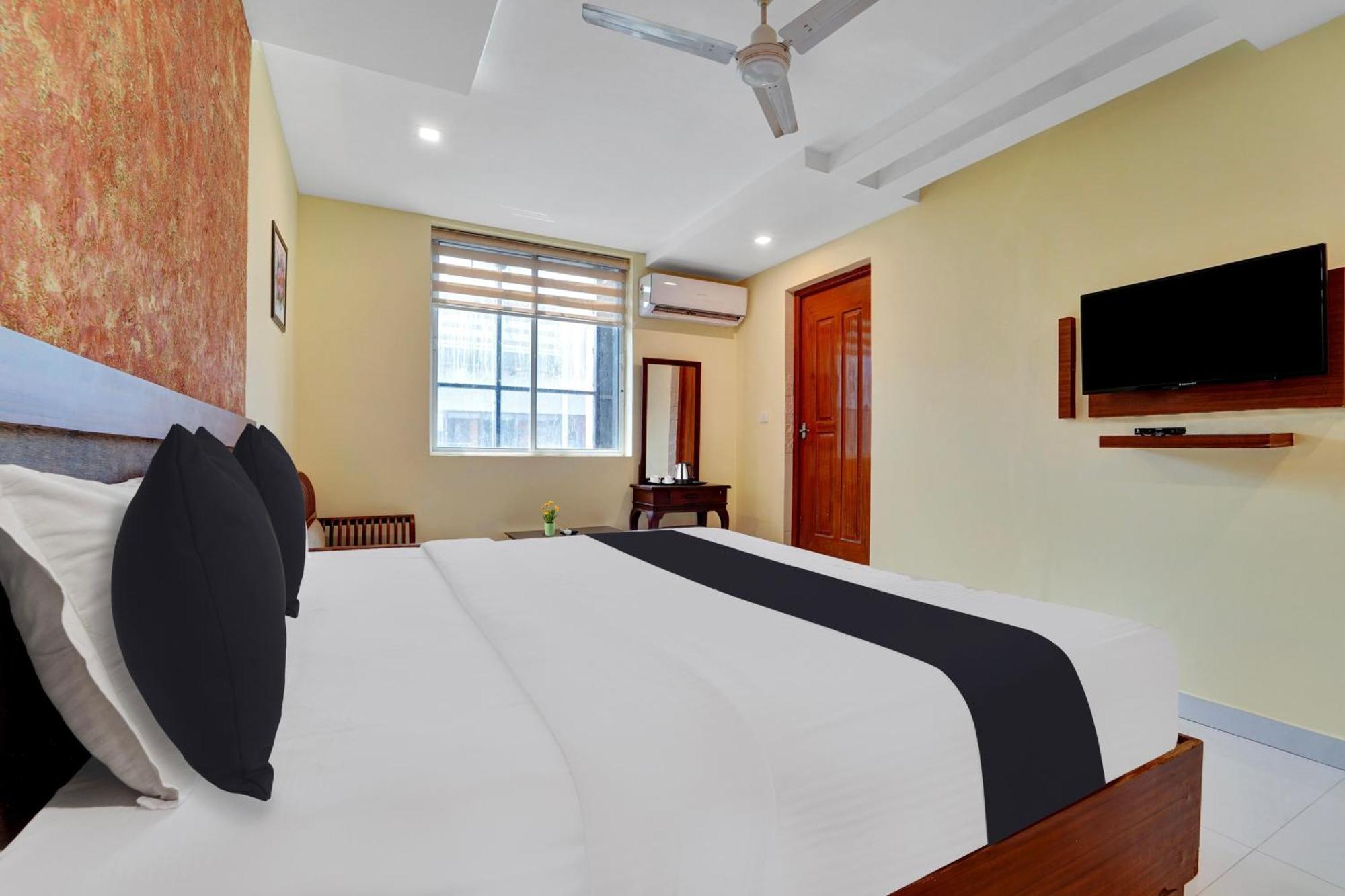 Super Townhouse Ernakulam North Hotel Kochi Kültér fotó