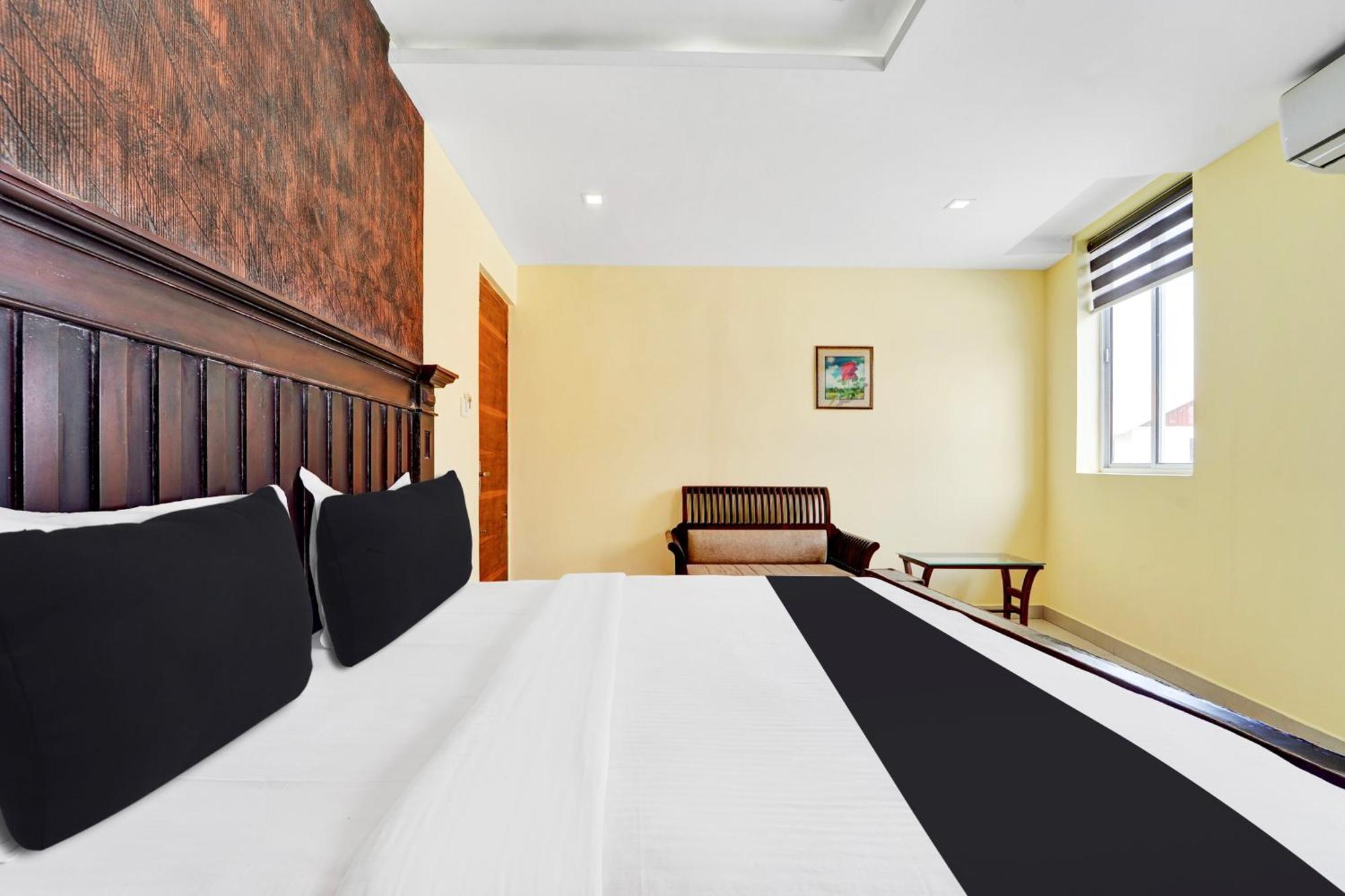 Super Townhouse Ernakulam North Hotel Kochi Kültér fotó