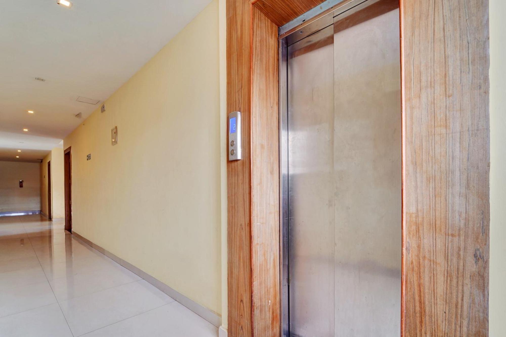 Super Townhouse Ernakulam North Hotel Kochi Kültér fotó