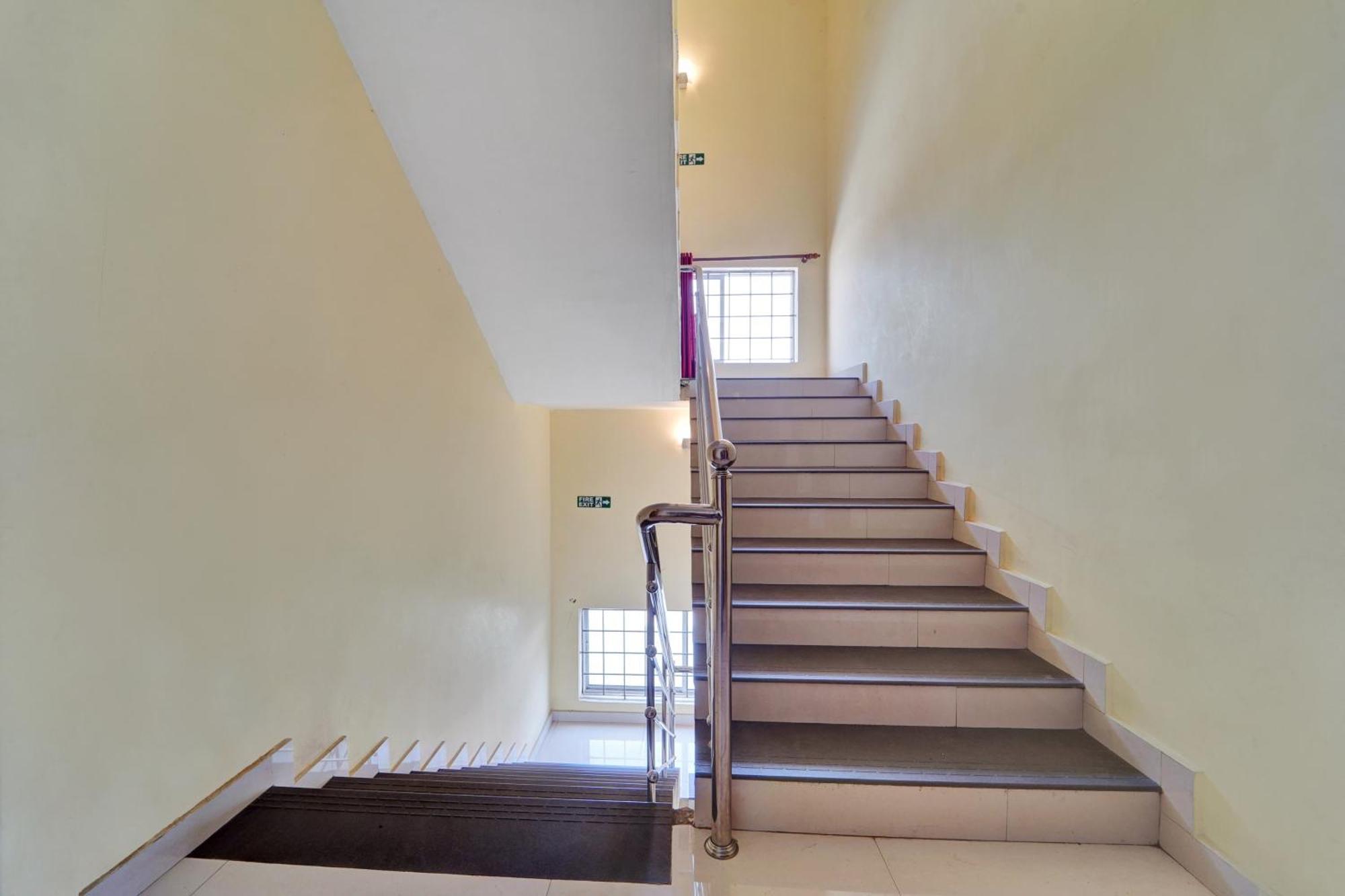 Super Townhouse Ernakulam North Hotel Kochi Kültér fotó