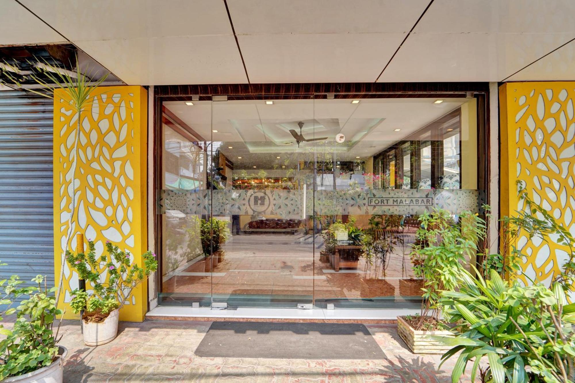 Super Townhouse Ernakulam North Hotel Kochi Kültér fotó