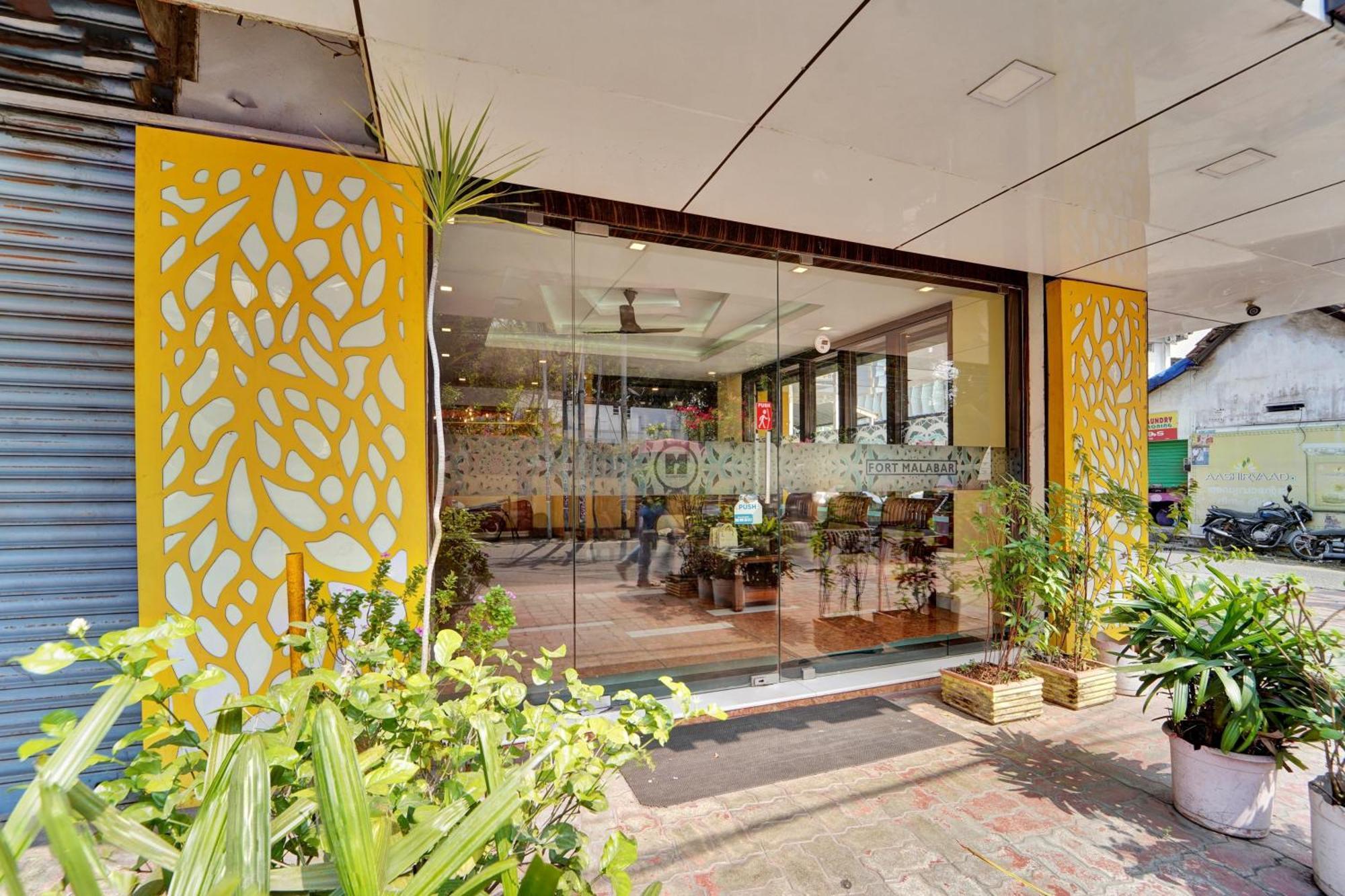 Super Townhouse Ernakulam North Hotel Kochi Kültér fotó
