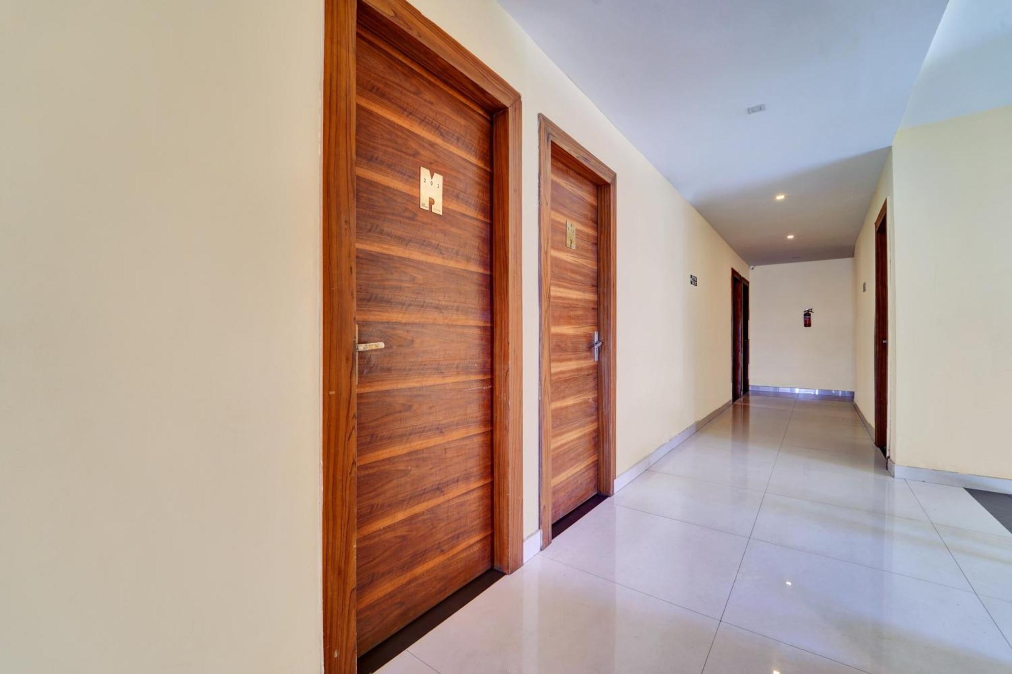 Super Townhouse Ernakulam North Hotel Kochi Kültér fotó