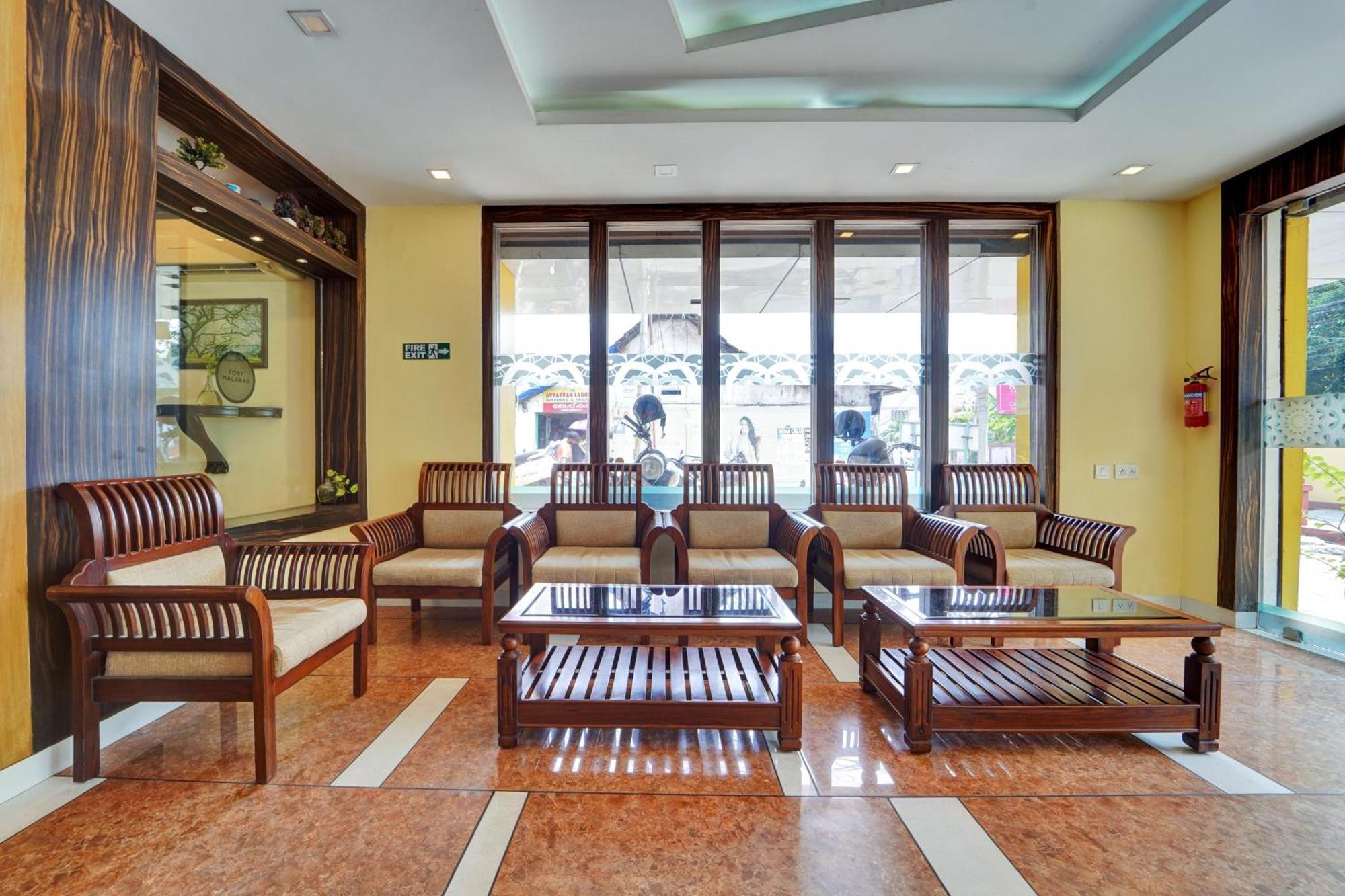 Super Townhouse Ernakulam North Hotel Kochi Kültér fotó