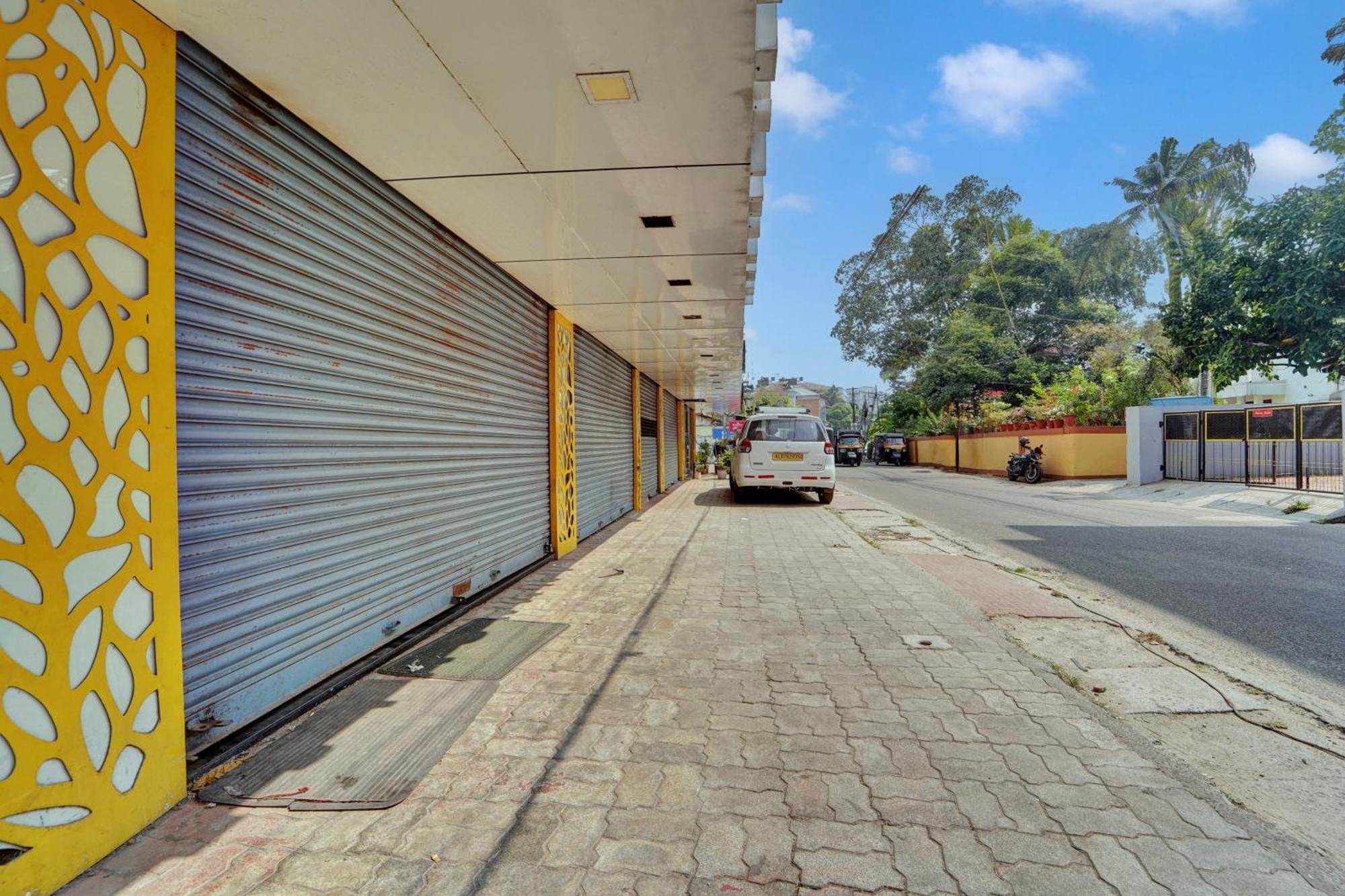 Super Townhouse Ernakulam North Hotel Kochi Kültér fotó