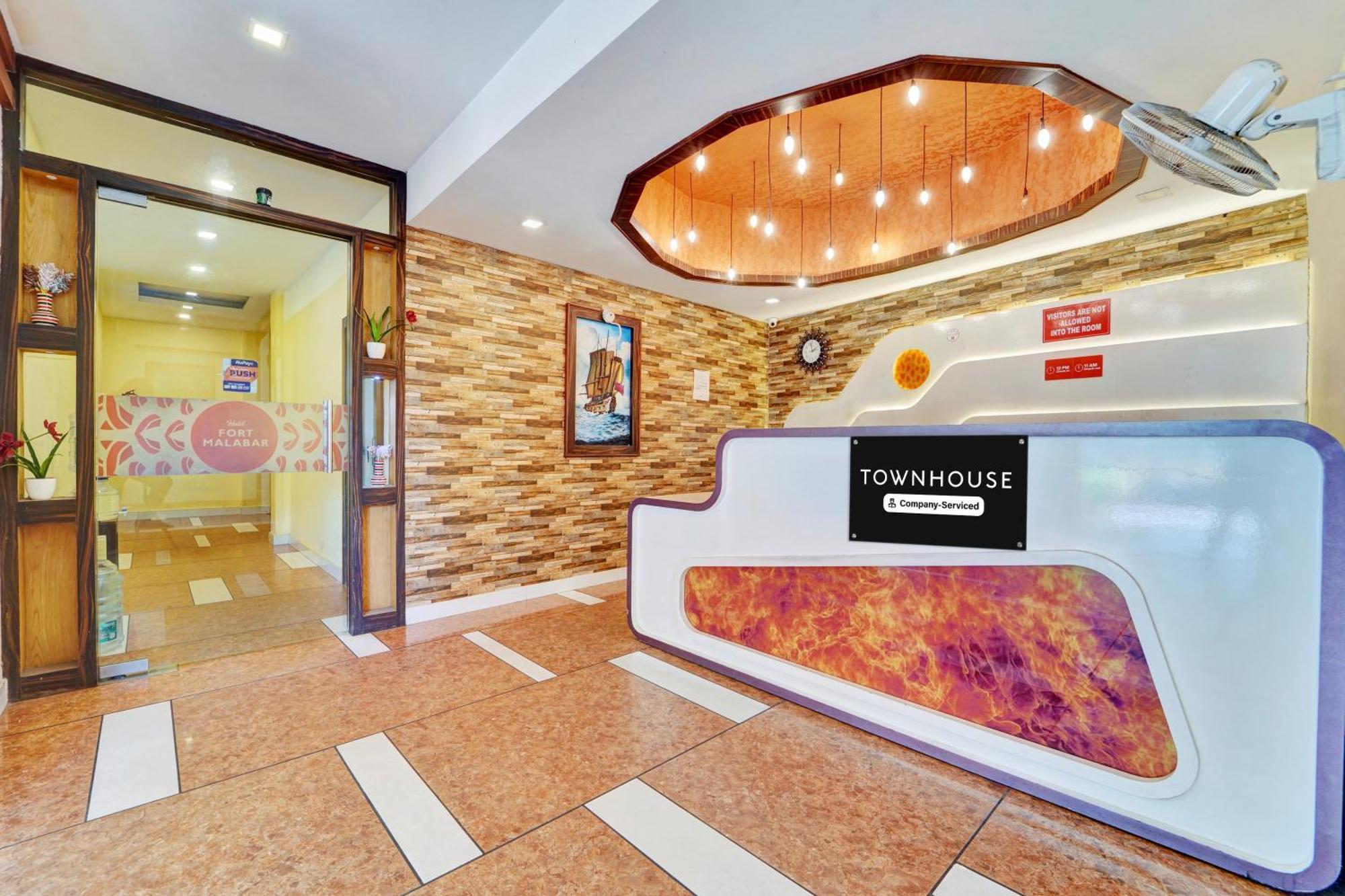 Super Townhouse Ernakulam North Hotel Kochi Kültér fotó